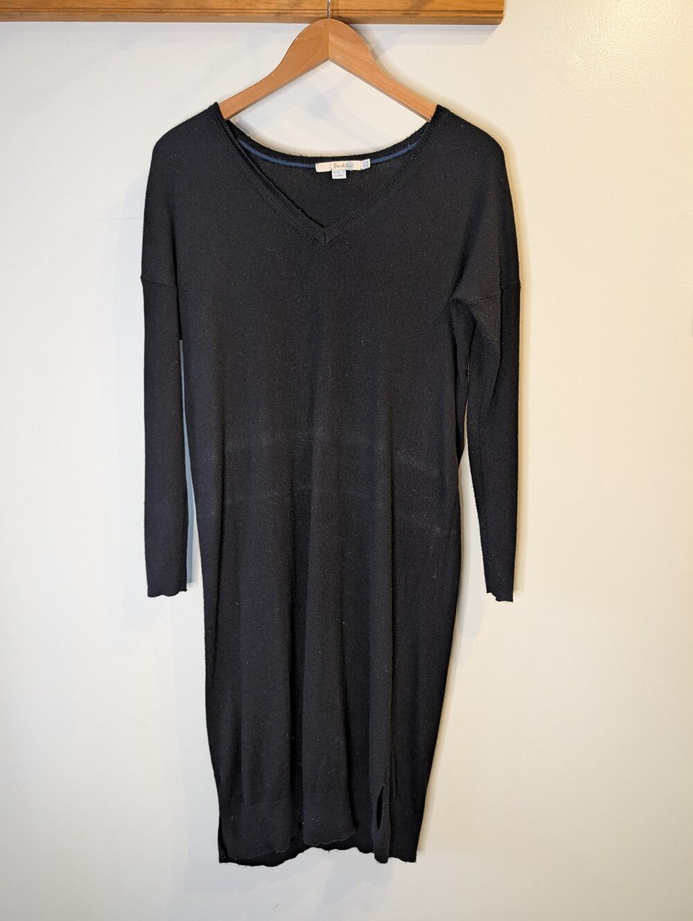 Boden Cashmere Wool Sweater Dress V-Neck Black Knit Midi 8L Minimalist Cozy